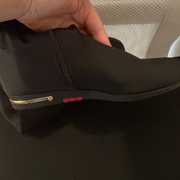 Black boots - Picture 6 of 6
